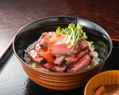 赤城牛のローストビーフ丼